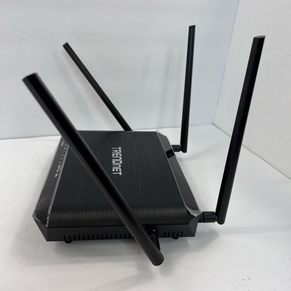 ⭐️TRENDnet 💯 ROUERT, DOUBLE BAND, 2.4G & 5G, MODEL #: TEW-827DRU/A - Picture 4 of 9